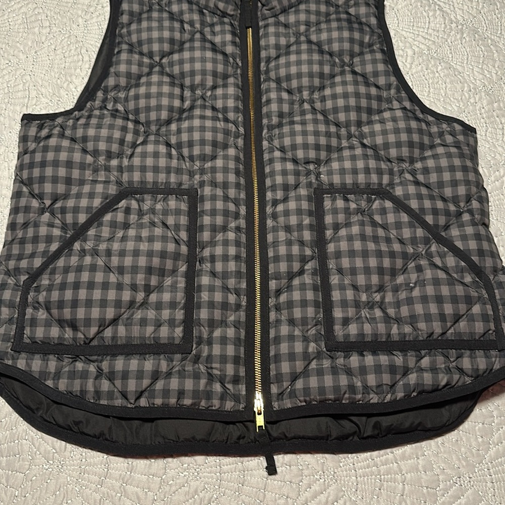 J.Crew Women’s Quilted Black and Gray Checked Vest, EUC, Size XL - Picture 3 of 9
